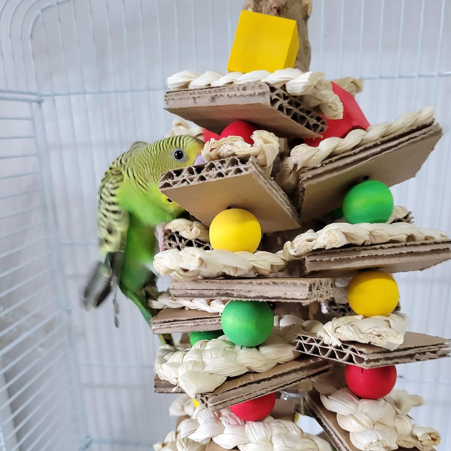 Bird Toys,Peppered Wood Parrot Toys,Corn Husk Paper Parrot Chew Toys for Small and Medium-Sized Pet Birds,Macaws,Australian Parrots,Budgies,Peacocks,Amazon Parrots,(Pepper Wood Pole Model)